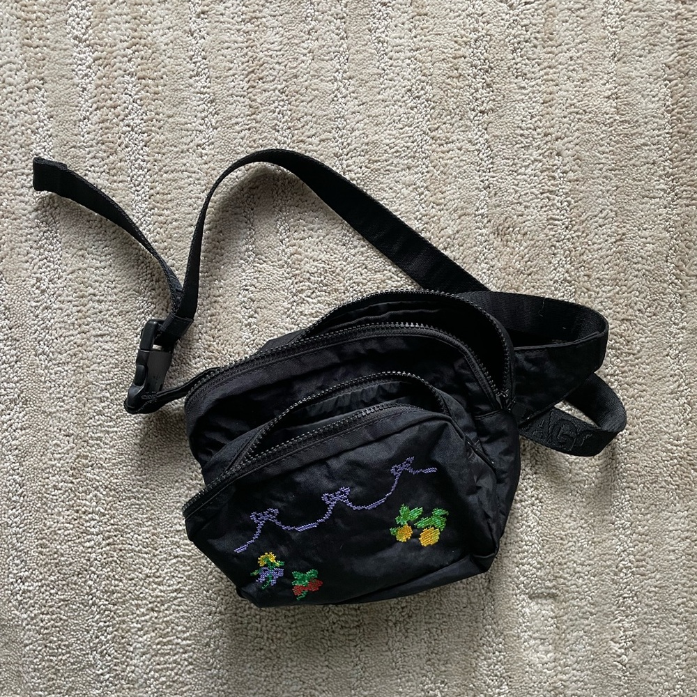 BAGGU Embroidered Bag